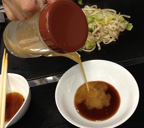 こうちゃん　佐用ホルモン焼きうどん タレ作り2.JPG