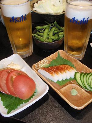 さくら ビールとトマト、板わさ.JPG