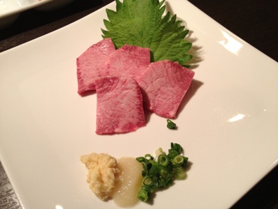 ひよりや タン刺し.jpg