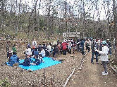 川西桜情報　設営された舞台前.JPG