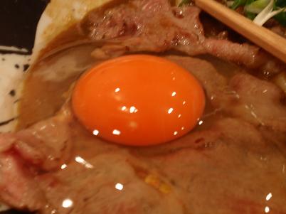 柳庵　特選但馬牛カレーうどん 卵.JPG