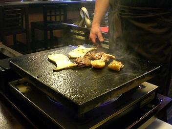 溶岩焼　塩の屋様. 焼きシーンJPG.JPG